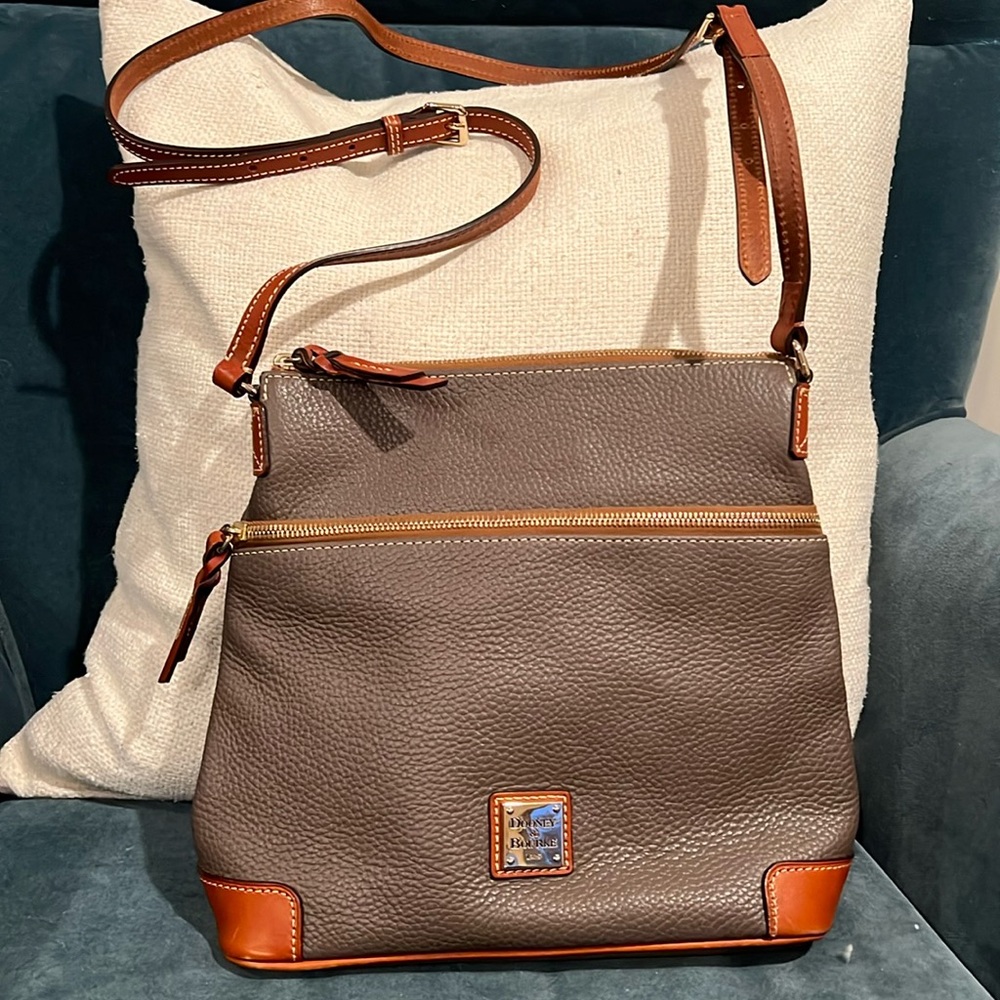 Dooney & Bourque gray shoulder bag, tan strap, Red interior, lg front pocket